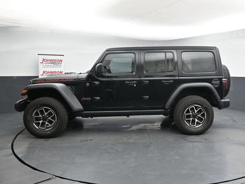 Black Clearcoat 2024 Jeep Wrangler Rubicon