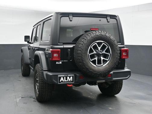 Black Clearcoat 2024 Jeep Wrangler Rubicon