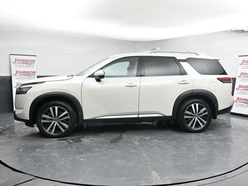 2024 Nissan Pathfinder Platinum FWD
