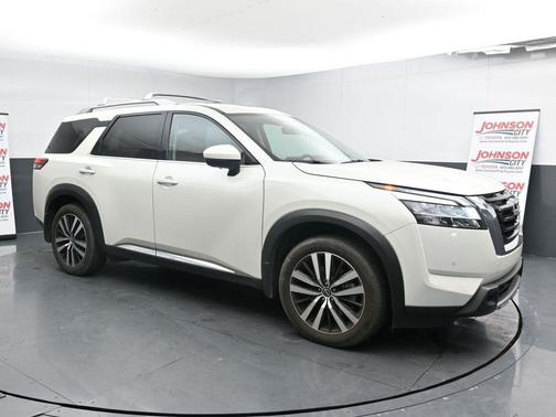 2024 Nissan Pathfinder Platinum FWD