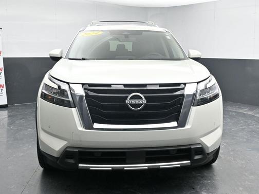 2024 Nissan Pathfinder Platinum FWD