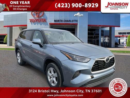 Moon Dust 2023 Toyota Highlander LE