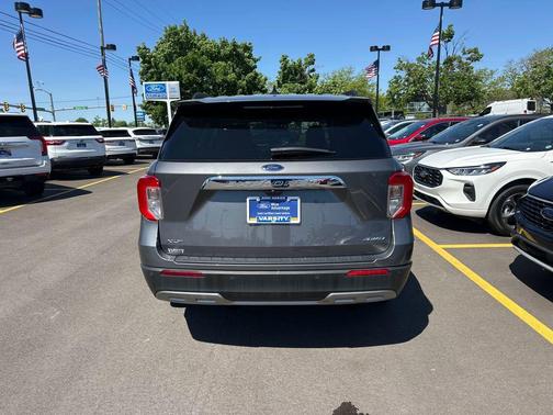Carbonized Gray Metallic 2023 Ford Explorer XLT