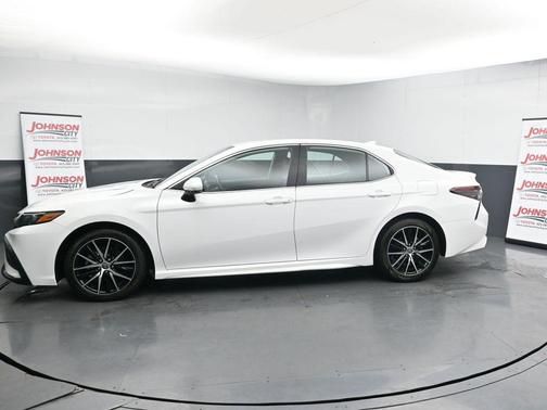 Ice Cap 2024 Toyota Camry SE