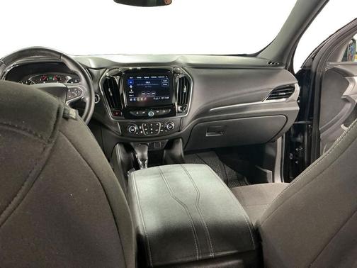 Mosaic Black Metallic 2023 Chevrolet Traverse LT