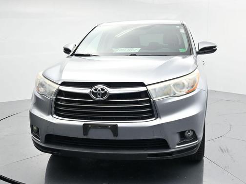 Silver Sky Metallic 2016 Toyota Highlander LE Plus