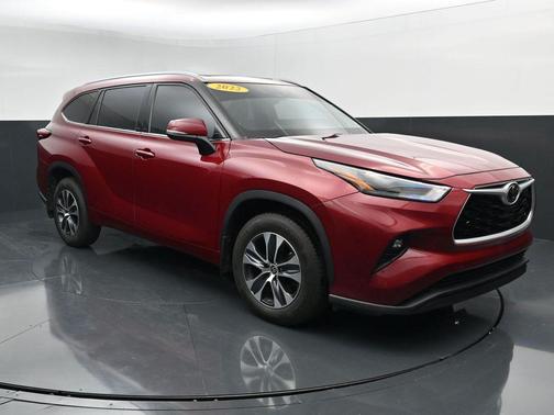 Ruby Flare Pearl 2022 Toyota Highlander XLE