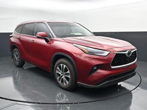 Ruby Flare Pearl 2022 Toyota Highlander XLE