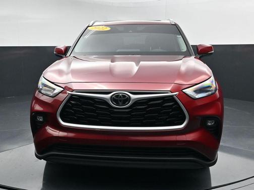 Ruby Flare Pearl 2022 Toyota Highlander XLE