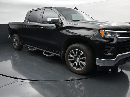Black 2022 Chevrolet Silverado 1500 LT