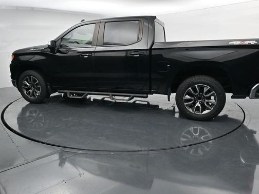 Black 2022 Chevrolet Silverado 1500 LT