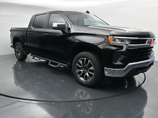 Black 2022 Chevrolet Silverado 1500 LT