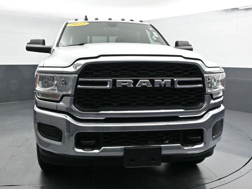 2022 RAM 2500 Tradesman Crew Cab 4x4 6'4' Box