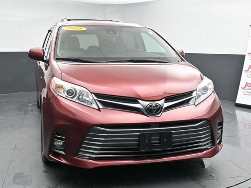 2018 Toyota Sienna XLE