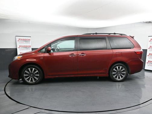 2018 Toyota Sienna XLE