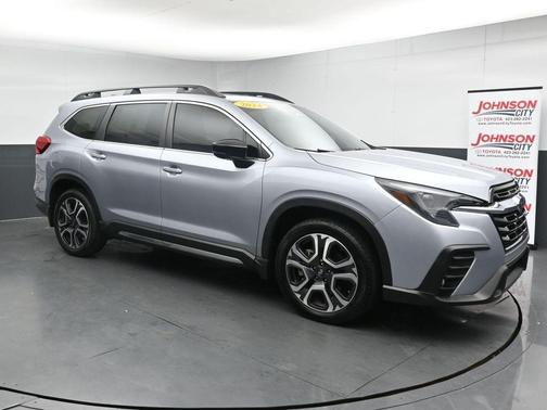 Ice Silver Metallic 2024 Subaru Ascent Limited 8-Passenger