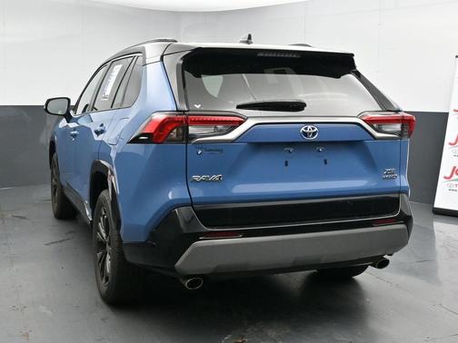 2023 Toyota RAV4 Hybrid SE