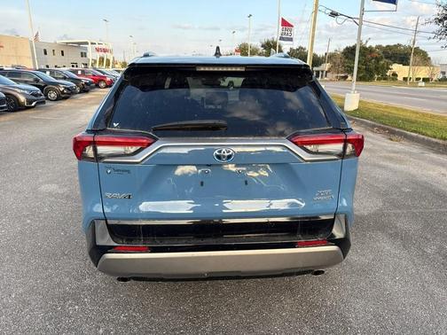 2023 Toyota RAV4 Hybrid SE