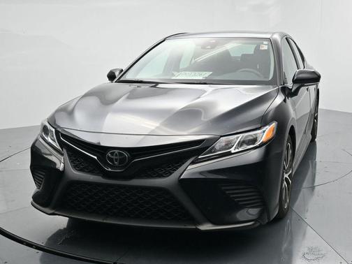 Midnight Black Metallic 2020 Toyota Camry SE