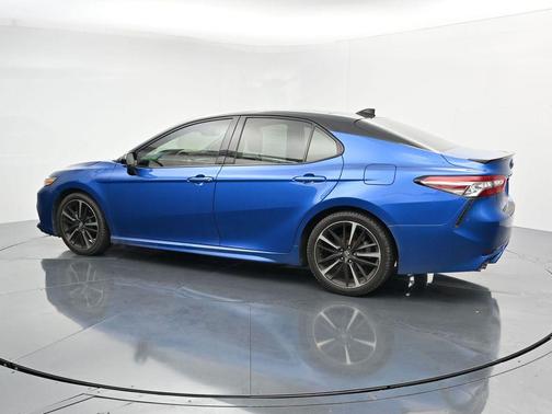 02qq 2019 Toyota Camry XSE