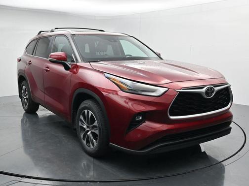 Ruby Flare Pearl 2023 Toyota Highlander XLE