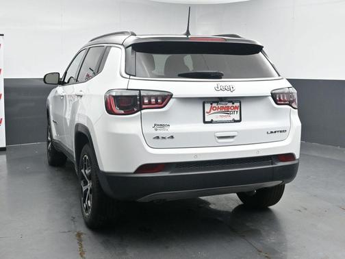 Bright White Clearcoat 2024 Jeep Compass Limited