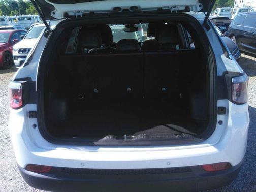 Bright White Clearcoat 2024 Jeep Compass Limited