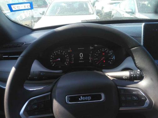 Bright White Clearcoat 2024 Jeep Compass Limited