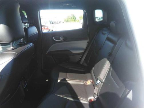 Bright White Clearcoat 2024 Jeep Compass Limited