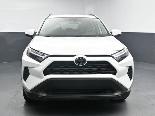 Ice Cap 2023 Toyota RAV4 XLE