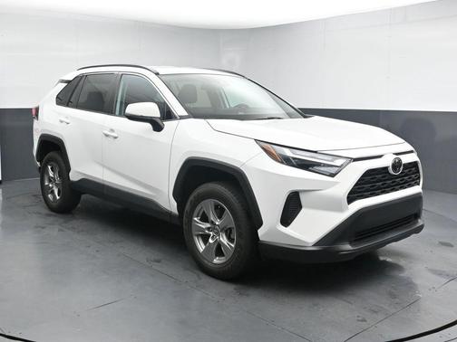 Ice Cap 2023 Toyota RAV4 XLE