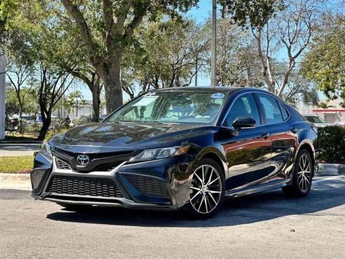 Midnight Black Metallic 2023 Toyota Camry SE