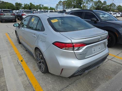 Classic Silver Metallic 2021 Toyota Corolla SE