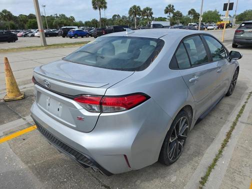 Classic Silver Metallic 2021 Toyota Corolla SE