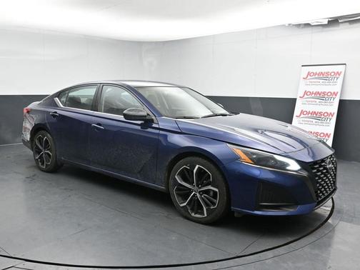 2023 Nissan Altima SR FWD