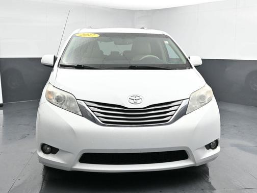 2012 Toyota Sienna XLE