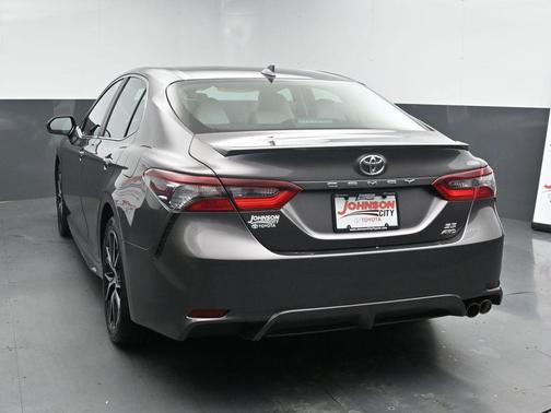 Predawn Gray Mica 2023 Toyota Camry SE