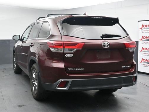 Maroon 2018 Toyota Highlander
