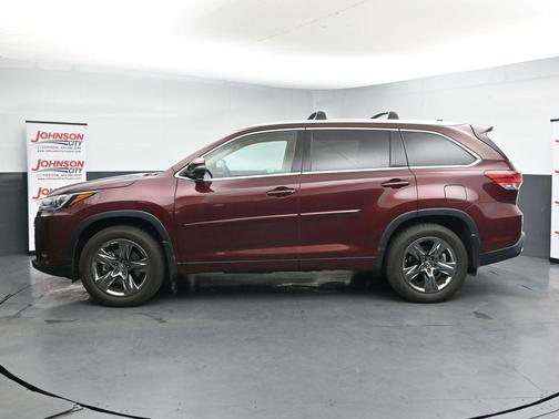 Maroon 2018 Toyota Highlander