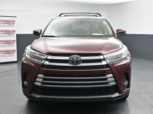 Maroon 2018 Toyota Highlander