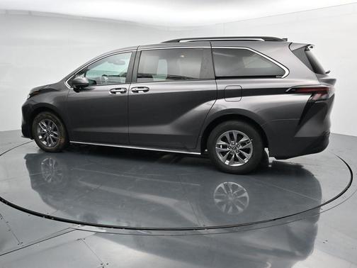 Predawn Gray Mica 2024 Toyota Sienna XLE