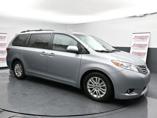 2016 Toyota Sienna XLE