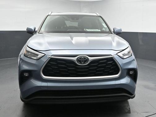 Moon Dust 2020 Toyota Highlander XLE