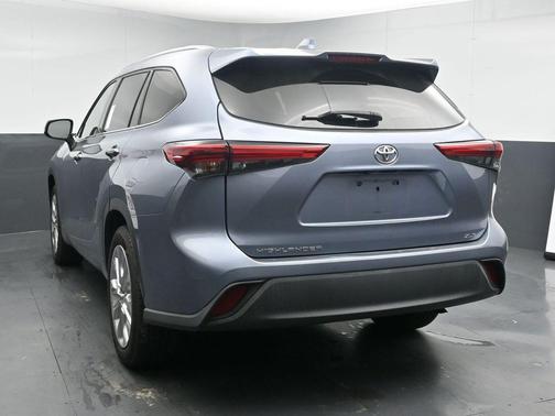 Moon Dust 2020 Toyota Highlander XLE