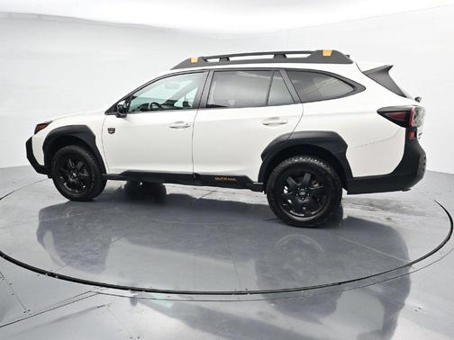 Crystal White Pearl 2024 Subaru Outback Wilderness