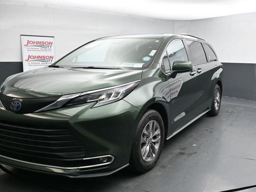 2023 Toyota Sienna XLE