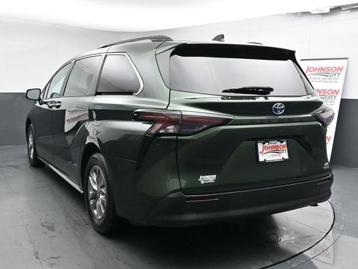 2023 Toyota Sienna XLE