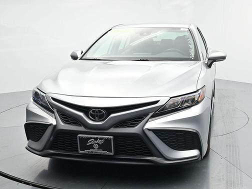 Celestial Silver Metallic 2024 Toyota Camry SE