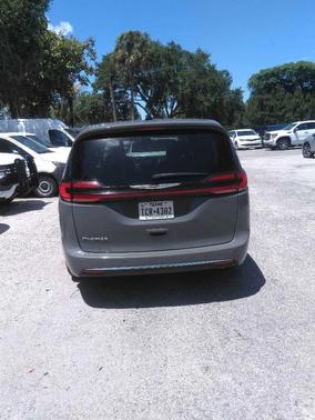Ceramic Gray Clearcoat 2023 Chrysler Pacifica Touring L