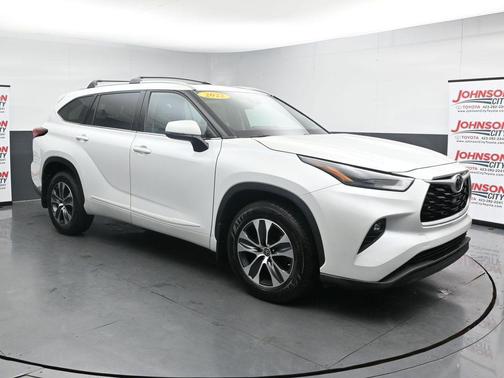 Wind Chill Pearl 2022 Toyota Highlander XLE